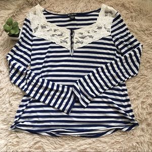 striped top sz XL